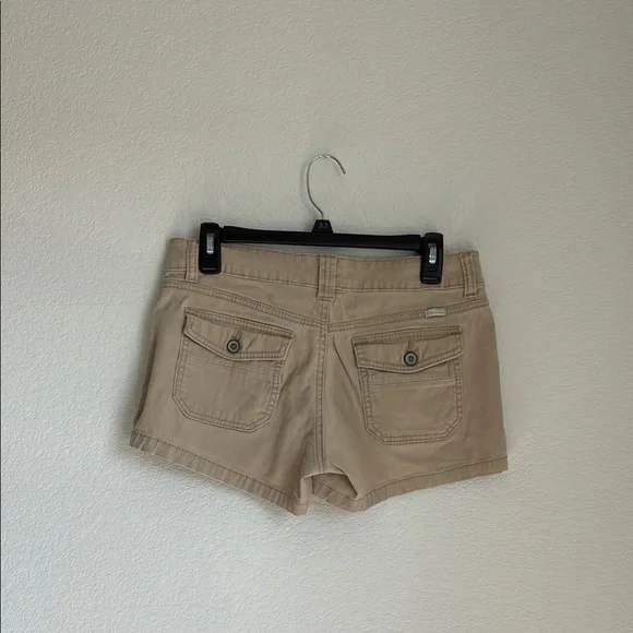 UNIONBAY Tan Cargo Shorts with Classic Design - Picture 4 of 9